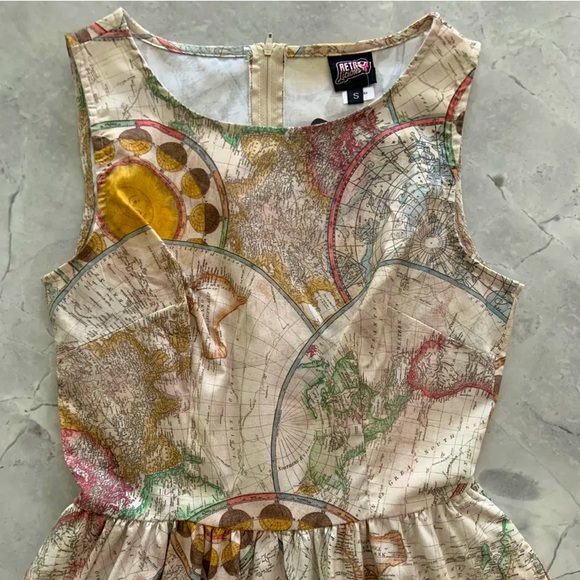 Retrolicious Maps Dress - Picture 3 of 10